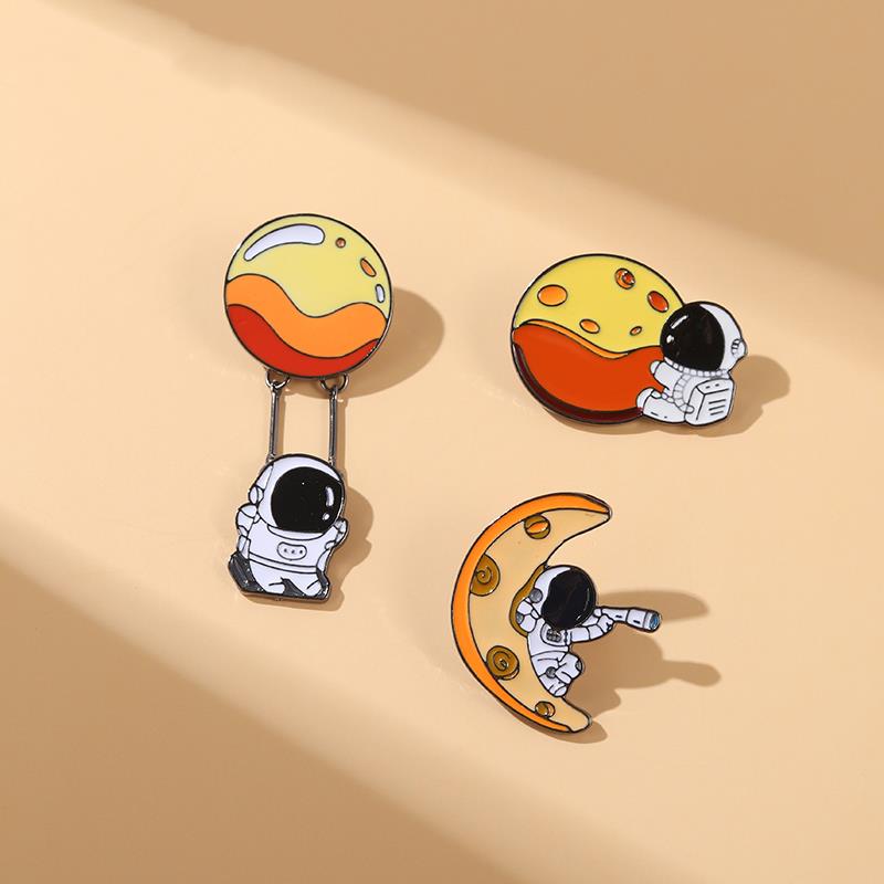 Pin de esmalte de astronauta p - Embroidery Bali reseña y precio